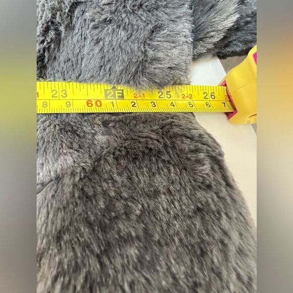 Elegant Gray Faux Fur Coat - Picture 12 of 13